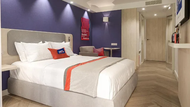 غرفة قياسية بسرير مزدوج، Holiday Inn Express Porto - Boavista 2/10