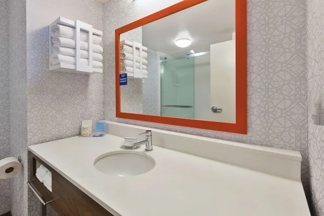 استوديو بسرير كينج، Hampton Inn Princeton 7/8