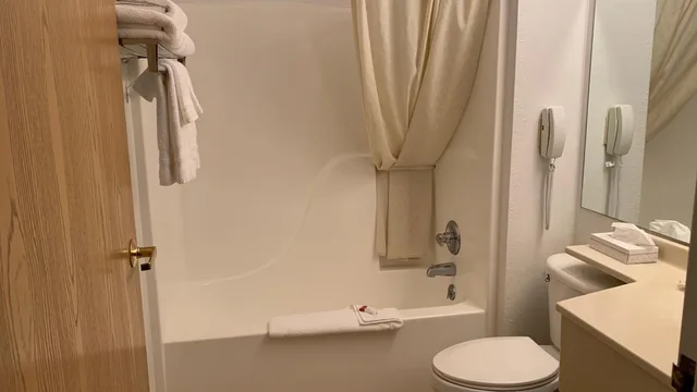 غرفة بسرير كينج، Fairbridge Inn & Suites Miles City 5/7