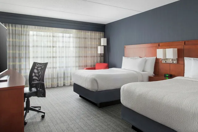 غرفة بسريرين مزدوجين لذوي الإعاقة، Courtyard by Marriott Buffalo Amherst/University 1/5