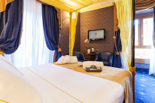 غرفة سوبيريور بسرير مزدوج أو سريرين منفصلين، Hotel Manfredi Suite in Rome 1/5