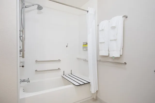 جناح ديلوكس لذوي الإعاقة، Holiday Inn Express & Suites Lexington W - Versailles 5/6