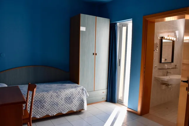 غرفة ثلاثية، HOTEL PORTOFINO 6/10