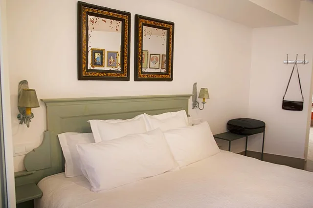 Plus, Deluxe, Apartment, Double Bed, Sofa، Overland Suites Catedral 1/3