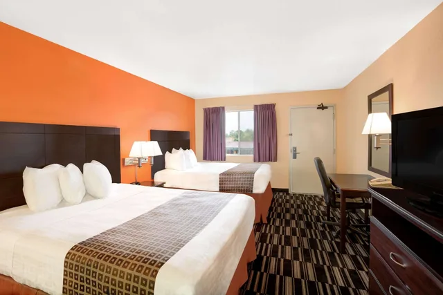 غرفة بسريرين مزدوجين، Howard Johnson By Wyndham Modesto Ceres 4/10