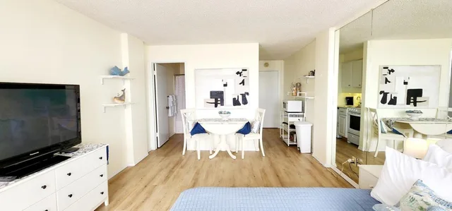 Room, Beach Front, Gulf View، Islander East Condominiums 2/5