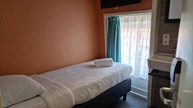 غرفة مفردة بحمام مشترك، Tourist Inn 1/6