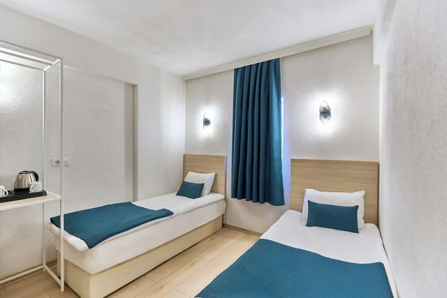 غرفة قياسية بسريرين منفصلين بإطلالة على المدينة، Mia Hill Suites 1/2