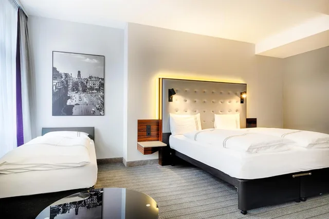 غرفة قياسية ثلاثية، Premier Inn Cologne City Mediapark Hotel 4/9