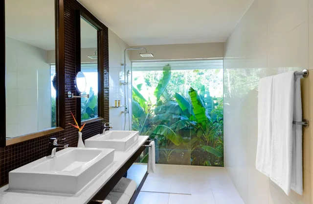 Room, Double Bed, Land View، Sheraton Resort & Spa Tokoriki Island Fiji 7/8