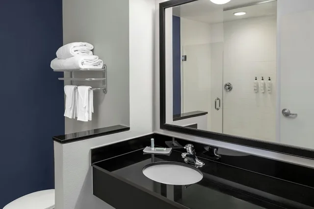 غرفة بسرير كينج، Fairfield Inn Suites Calhoun 6/6