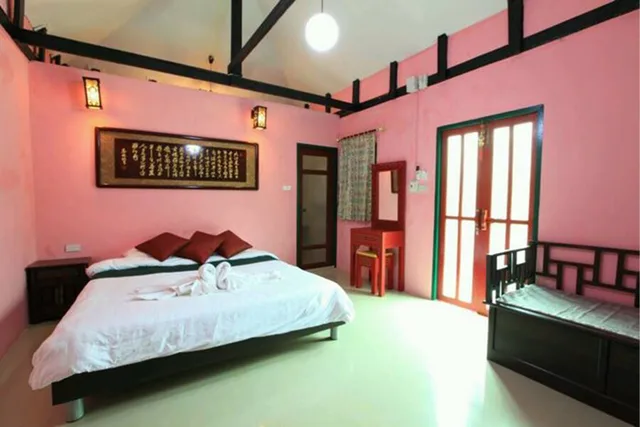 Batan Bungalow, King Bed، The Natural Yurt Resort At Khao Kho 1/7