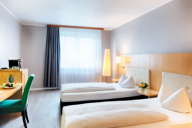 غرفة قياسية ثلاثية بسرير كوين وسرير فردي، Hotel Egelsbach Frankfurt 1/10