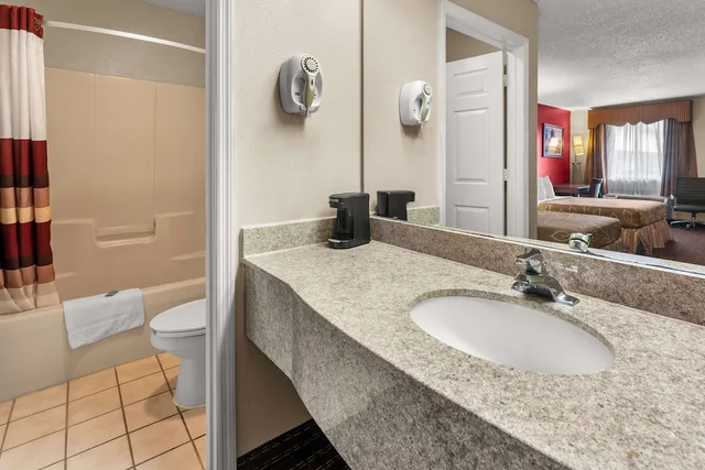 غرفة بسريرين كوين، Americas Best Value Inn Montezuma 3/3