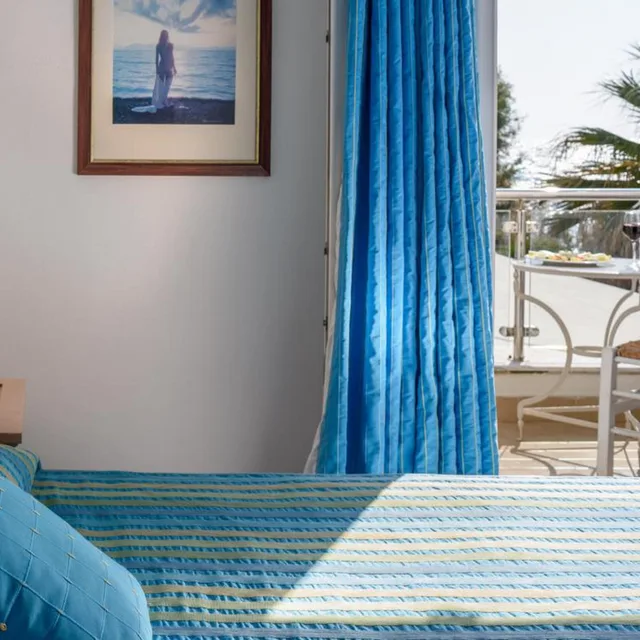 غرفة بسرير مزدوج بإطلالة على البحر بشرفة، Alesahne Beach Hotel 9/10