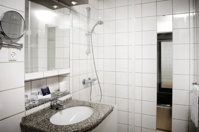 غرفة صغيرة بسريرين منفصلين، Munkebjerg Hotel 2/2
