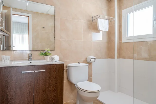 غرفة عائلية بسرير فردي، Hotel Tolosa 8/9