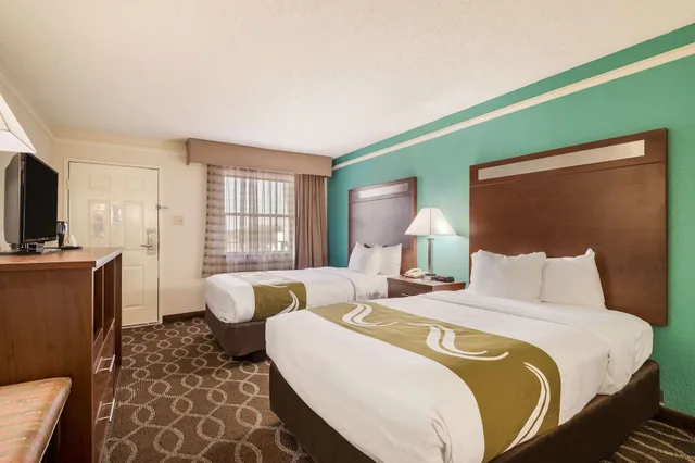 غرفة قياسية بسريرين مزدوجين للمدخنين، Quality Inn Tulsa Central 2/5