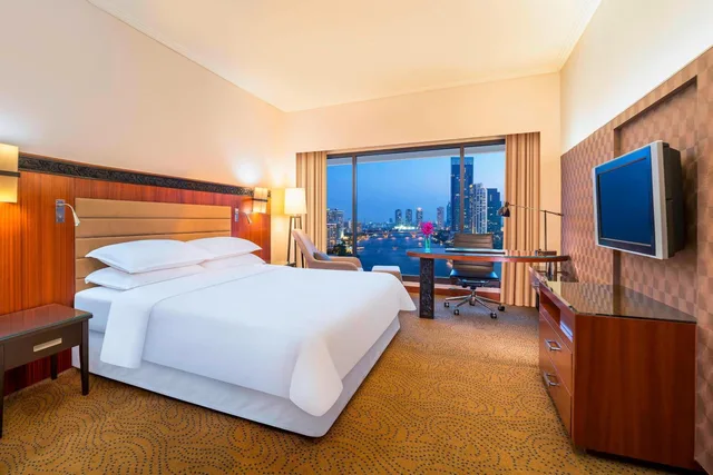 غرفة بريميوم ديلوكس بسرير كينج بإطلالة على النهر، Royal Orchid Sheraton Riverside Hotel Bangkok 5/10