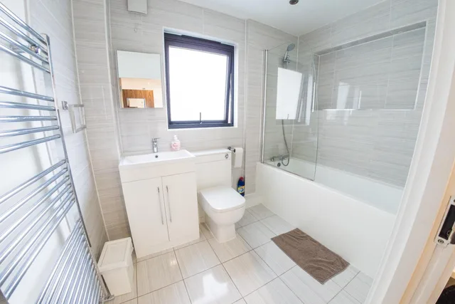 استوديو، Ilford Tower Apartments 7/10