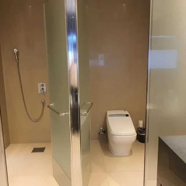 Suite, The Empress Hotel 6/10