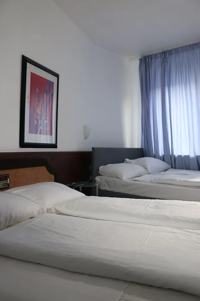 غرفة ثلاثية بثلاثة أسرّة، Berliner Hof 5/10