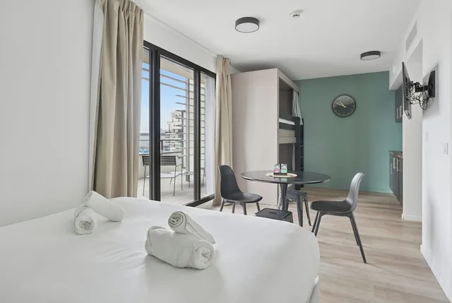 Grand, Comfort, Studio, Queen and Twin Beds, Sofa, Balcony, All Suites Appart Hotel Paris Ouest Colombes 1/3