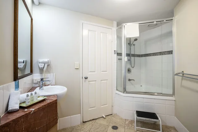 1 Bedroom, Roof Top, Queen Bed، LANDMARK RESORT 4/8