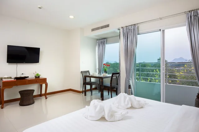 جناح جونيور عائلي بسرير كينج وسرير فردي، Kanchanaburi City Hotel 2/4