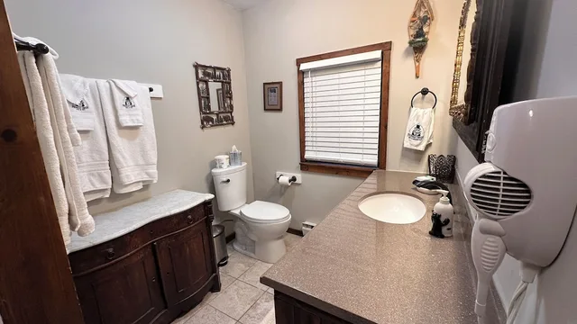 جناح حصري بسرير كينج وسرير كوين بإطلالة على النهر بشرفة مع أريكة، Phineas Swann Bed Breakfast 10/10