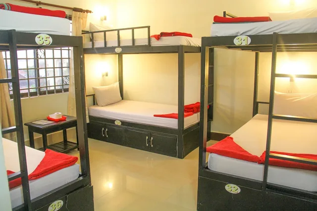 سكن مشترك مختلط بستة أسرّة، Tropical Breeze Guesthouse 1/2