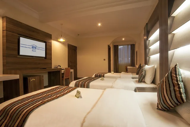غرفة قياسية ثلاثية بثلاثة أسرّة، Haffa House Hotel Muscat 1/3
