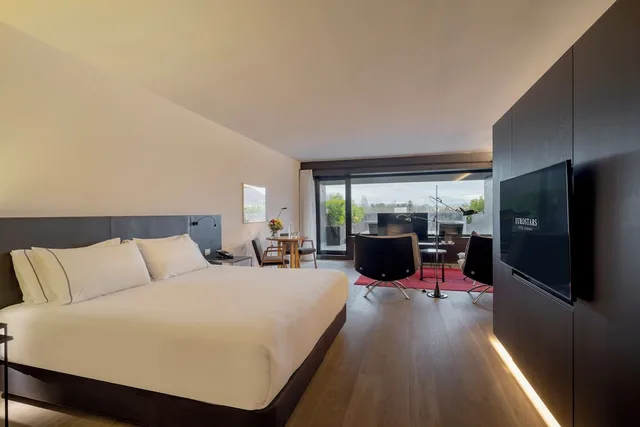 جناح تنفيذي بشرفة مفردة بسرير كينج، Eurostars Pamplona 1/2