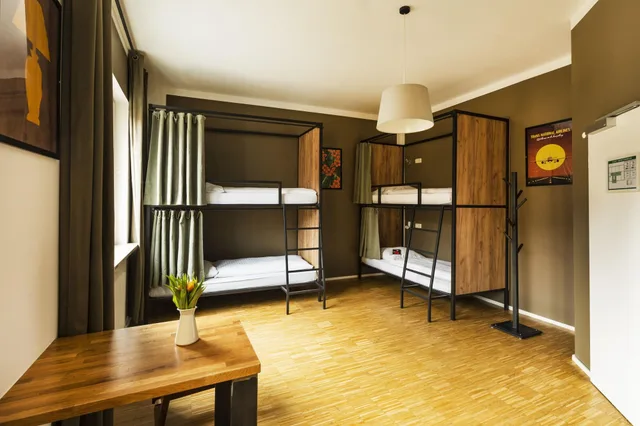 Mixed Dorm, 4 People, Five Reasons Hotel and Hostel 2/4