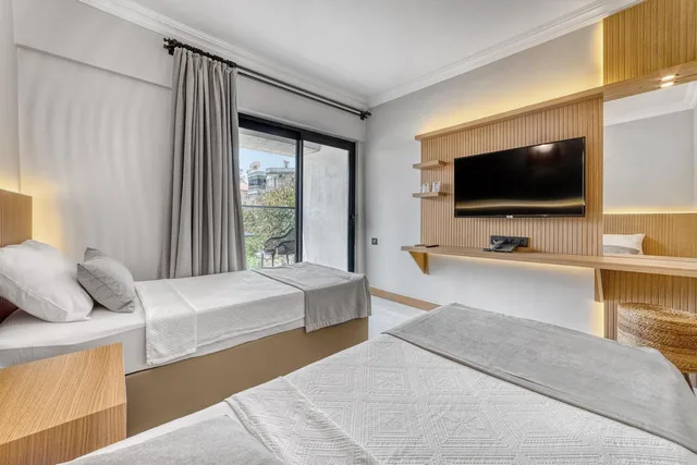 غرفة كلاسيكية مفردة بشرفة، Hildegard Hotel 7/12