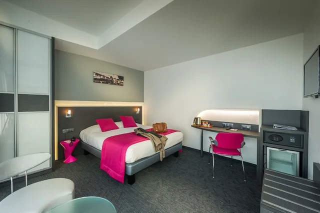 جناح جونيور بسرير كوين، Hotel Athena Spa 2/5