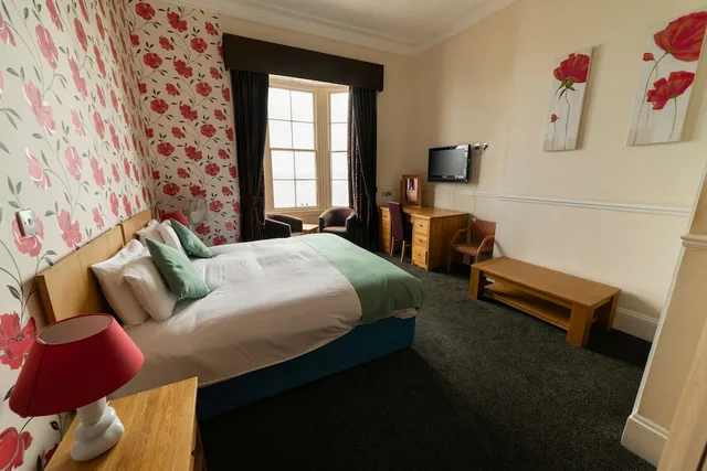 غرفة بسرير مزدوج بإطلالة على البحر، Hotel Prince Regent 4/4