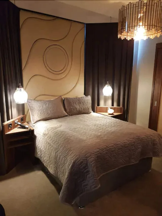 جناح سوبيريور بسرير كينج، The Prom Hotel 1/1