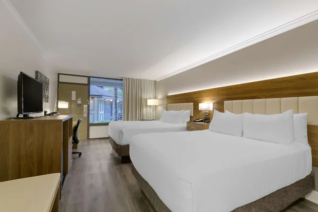 غرفة قياسية بسريرين كوين، BEST WESTERN PLUS WESTBANK 2/10
