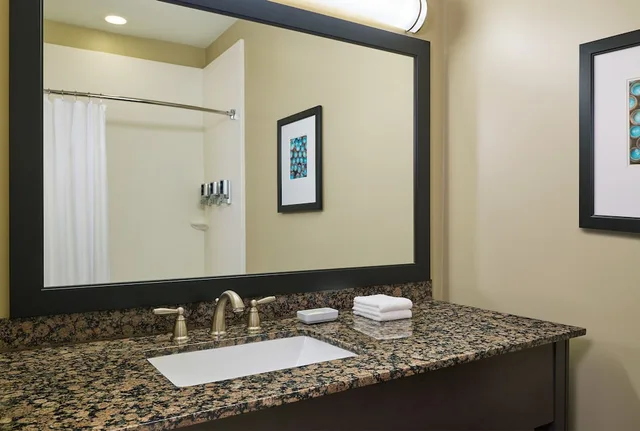 غرفة بسريرين كوين لذوي الإعاقة، Four Points By Sheraton Williston 2/2