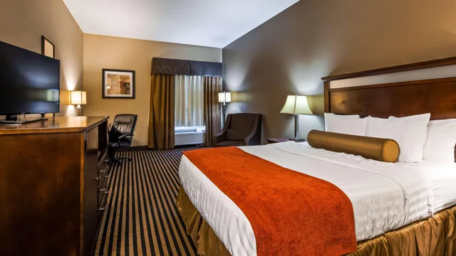 Standard, Best Western Plus Prairie Inn 4/8