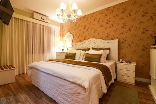 جناح، Hotel Bertoluci 3/8