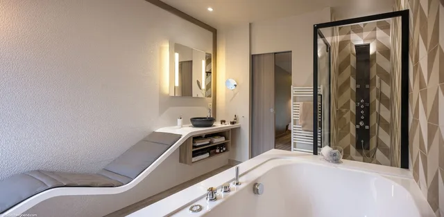 Vip, Cottage, King Bed، Center Parcs Les Trois Forets 2/3