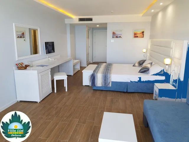 غرفة ديلوكس بسرير مزدوج بإطلالة على البحر، Villa List 4/6