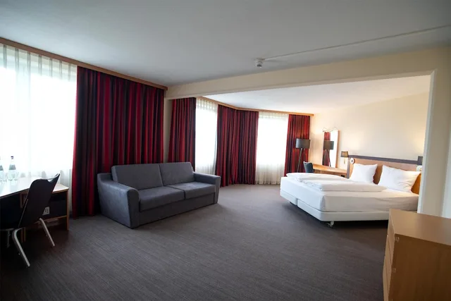 Family, Queen Bed, Sofa, Best Western Conference Airporthotel Frankfurt-Moerfelden 6/10