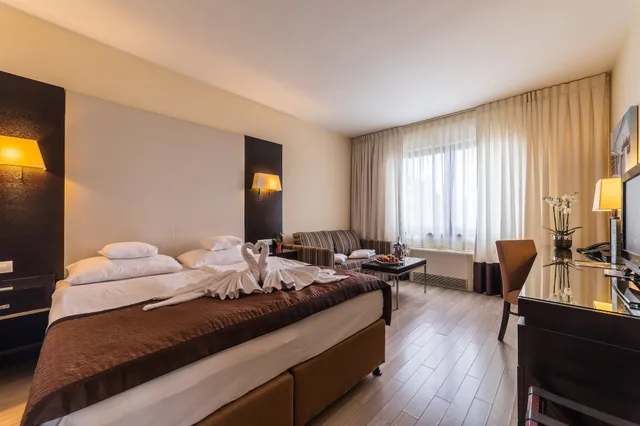 غرفة تنفيذية بسرير مزدوج أو سريرين منفصلين، Lions Garden Hotel 4/10