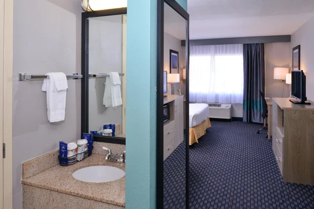 غرفة قياسية بسرير كوين، Best Western Westgate Inn 4/5