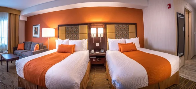 غرفة قياسية بسريرين كوين بمطبخ صغير، Best Western Plus Chateau Fort St. John 3/5