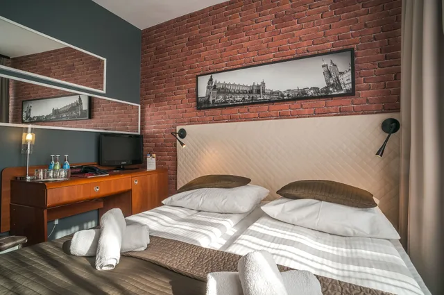 Room, Twin Beds, Delta Hotel 6/10