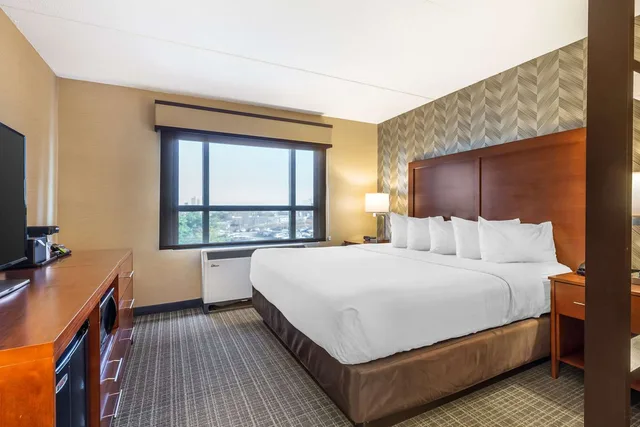 جناح بسرير كينج لذوي الإعاقة، Comfort Inn & Suites Logan International Airport 1/2